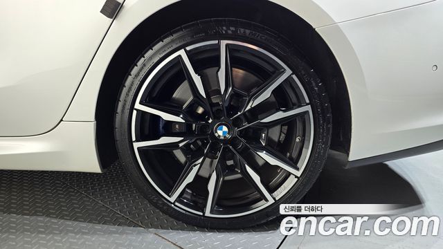 BMW 8-Series 2023 — photo 7