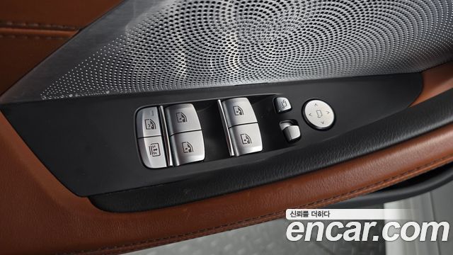 BMW 8-Series 2023 — photo 28