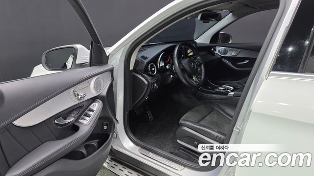 Mercedes-Benz GLC-Class 2019 — photo 13