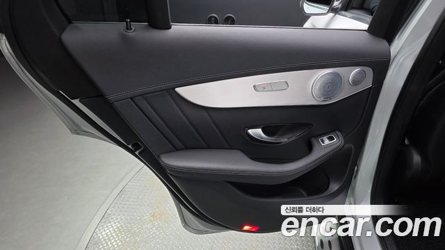 Mercedes-Benz GLC-Class 2019 — photo 15