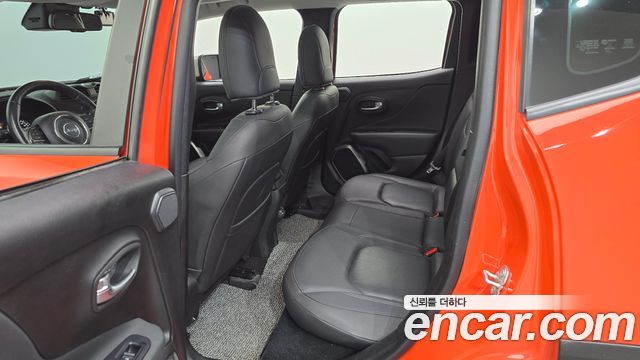 Jeep Renegade 2018 — photo 17