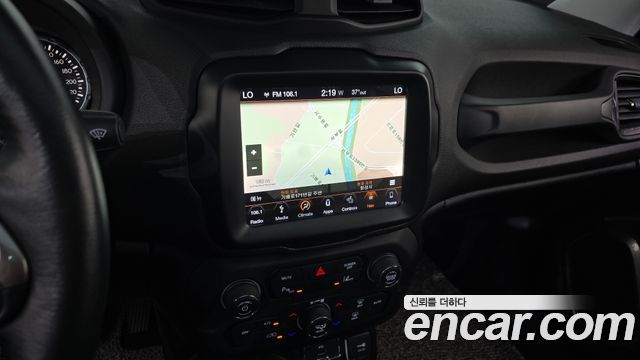 Jeep Renegade 2018 — photo 21