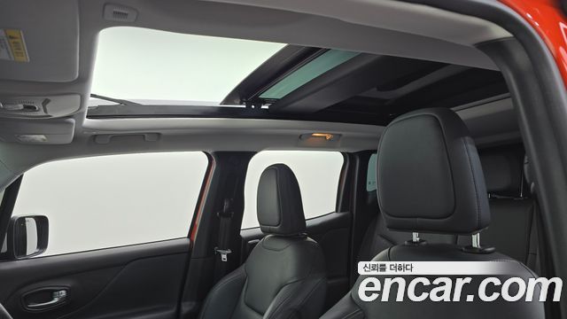 Jeep Renegade 2018 — photo 23