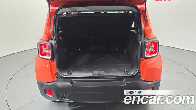Jeep Renegade 2018 — photo 24