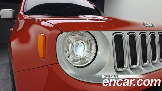 Jeep Renegade 2018 — photo 8