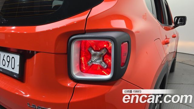 Jeep Renegade 2018 — photo 9