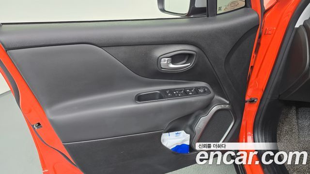 Jeep Renegade 2018 — photo 14