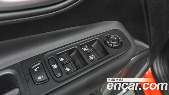 Jeep Renegade 2018 — photo 28