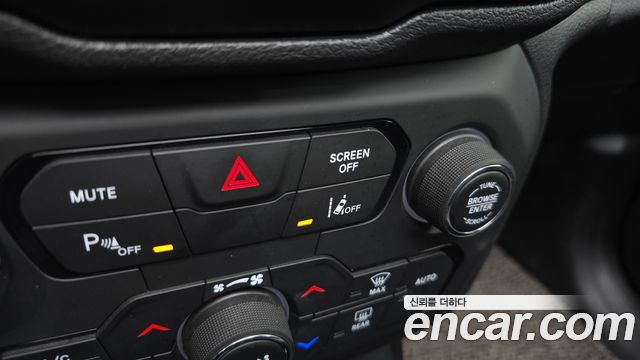 Jeep Renegade 2018 — photo 29