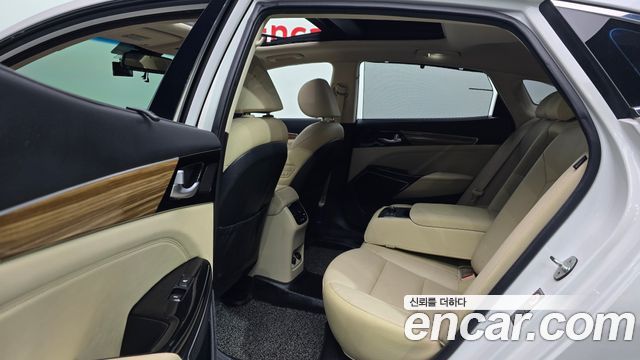 Kia K7 2017 — photo 12