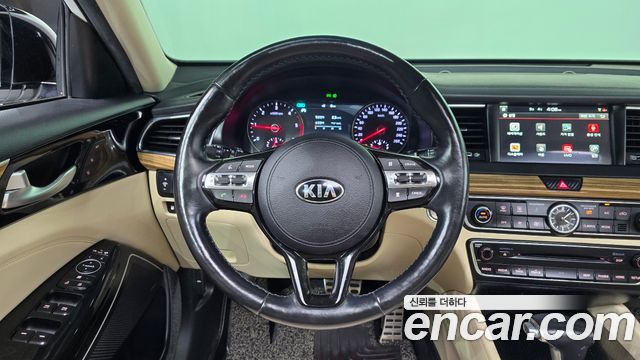 Kia K7 2017 — photo 13