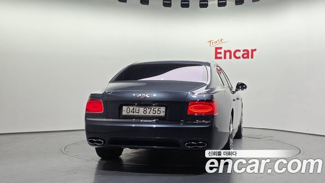 Bentley Flying Spur 2017 — photo 4