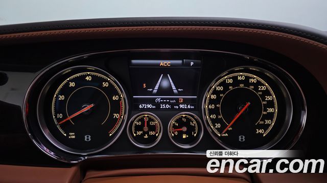 Bentley Flying Spur 2017 — photo 11
