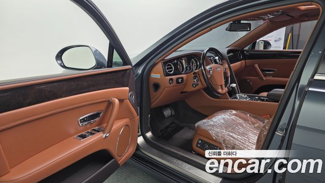 Bentley Flying Spur 2017 — photo 13