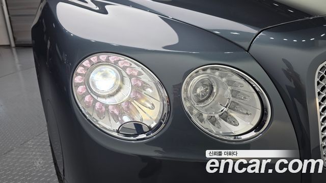 Bentley Flying Spur 2017 — photo 8