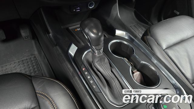 Chevrolet Korea Traverse 2021 — photo 12