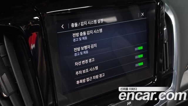 Chevrolet Korea Traverse 2021 — photo 29