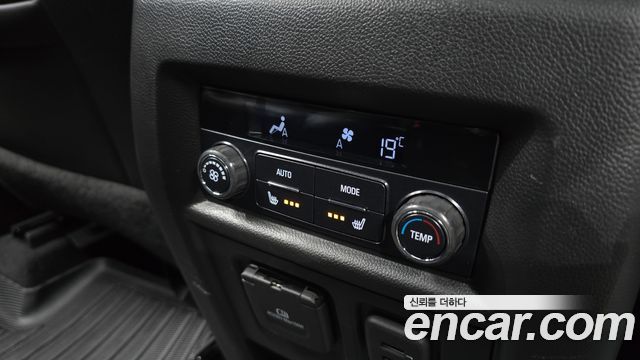 Chevrolet Korea Traverse 2021 — photo 30