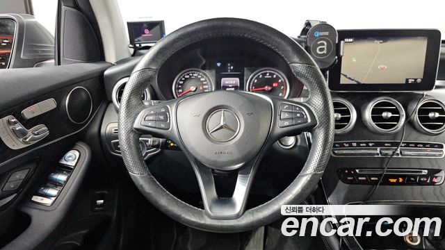 Mercedes-Benz GLC-Class 2019 — photo 19