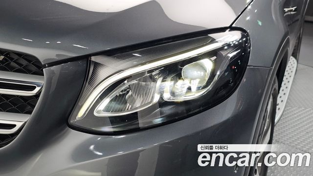 Mercedes-Benz GLC-Class 2019 — photo 8
