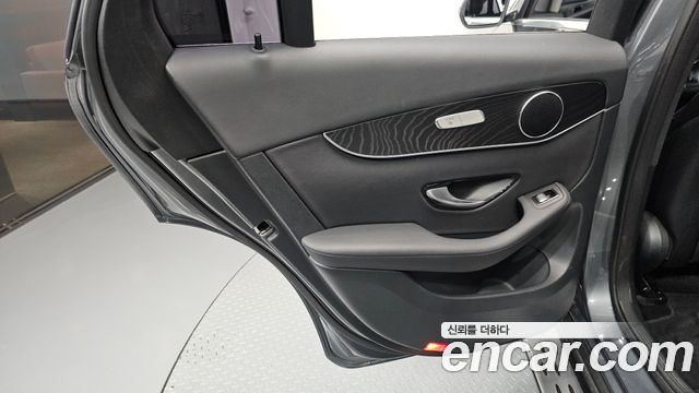 Mercedes-Benz GLC-Class 2019 — photo 15