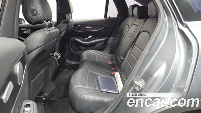 Mercedes-Benz GLC-Class 2019 — photo 16