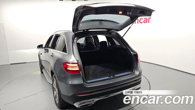 Mercedes-Benz GLC-Class 2019 — photo 32