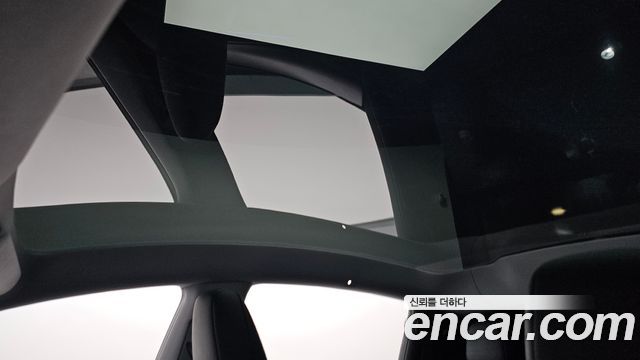 Tesla Model Y 2025 — photo 26