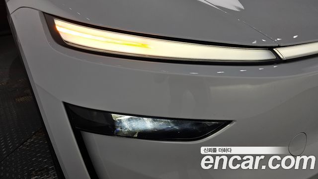 Tesla Model Y 2025 — photo 8