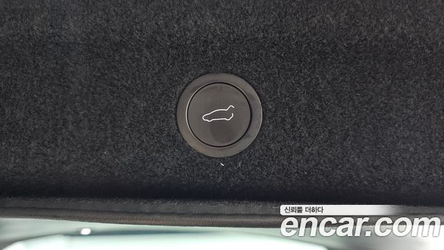 Tesla Model Y 2025 — photo 29
