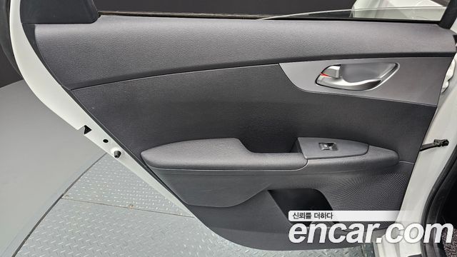 Kia K3 2022 — photo 15