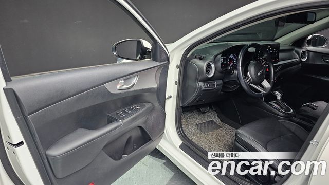 Kia K3 2022 — photo 16