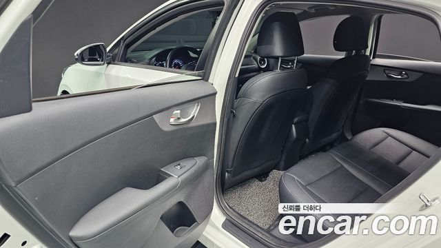 Kia K3 2022 — photo 29