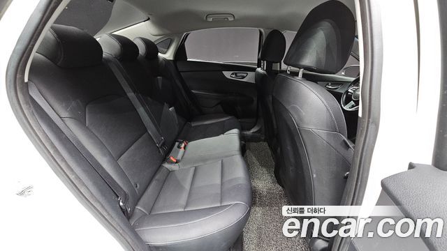 Kia K3 2022 — photo 30