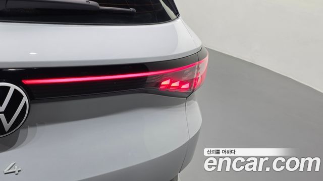 Volkswagen ID.4 2023 — photo 9