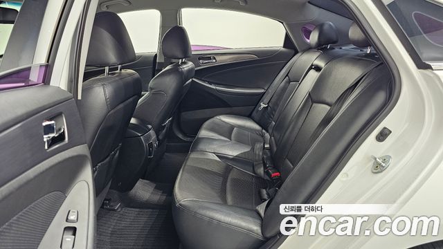 Hyundai Sonata 2012 — photo 18