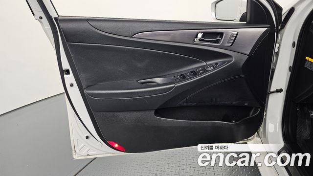 Hyundai Sonata 2012 — photo 14