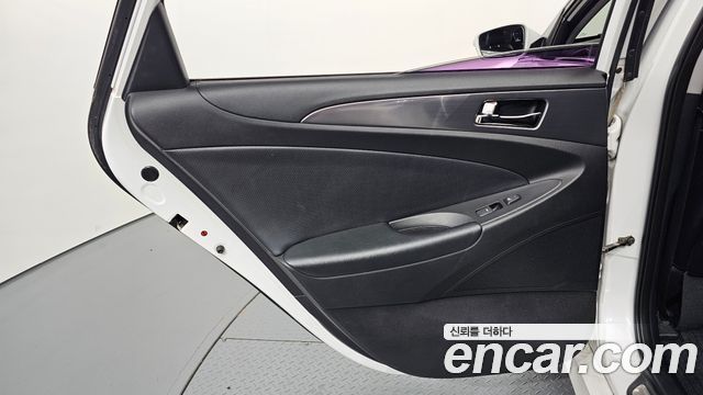 Hyundai Sonata 2012 — photo 15
