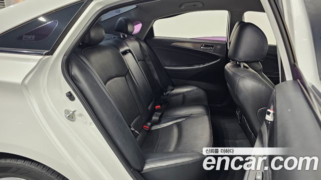 Hyundai Sonata 2012 — photo 16