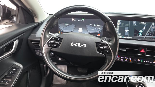 Kia EV6 2022 — photo 13