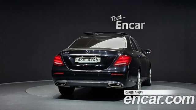 Mercedes-Benz E-Class 2019 — photo 4