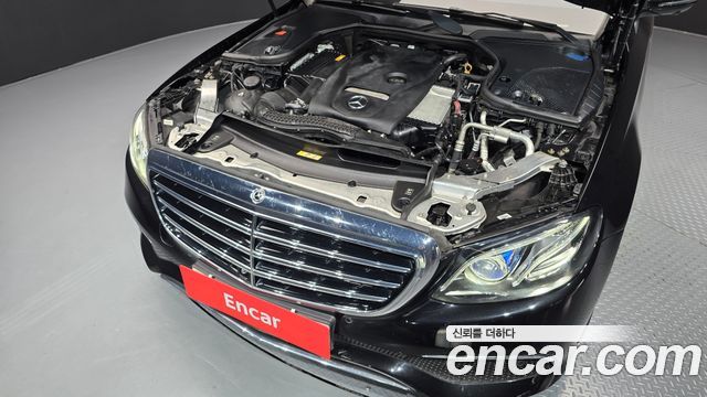 Mercedes-Benz E-Class 2019 — photo 6