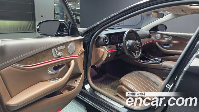 Mercedes-Benz E-Class 2019 — photo 10