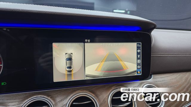Mercedes-Benz E-Class 2019 — photo 15