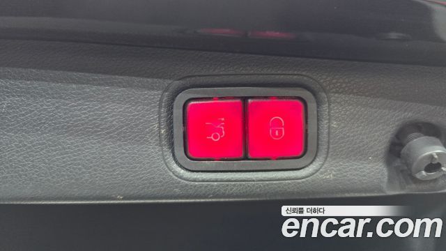 Mercedes-Benz E-Class 2019 — photo 16