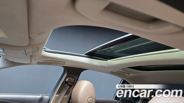 Mercedes-Benz E-Class 2019 — photo 17
