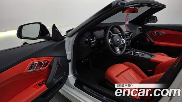 BMW Z4 2023 — photo 13