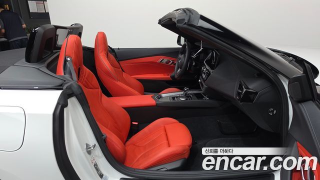 BMW Z4 2023 — photo 16