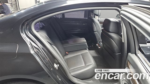 BMW 7-Series 2014 — photo 11