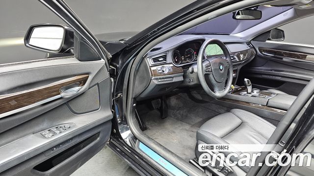 BMW 7-Series 2014 — photo 12